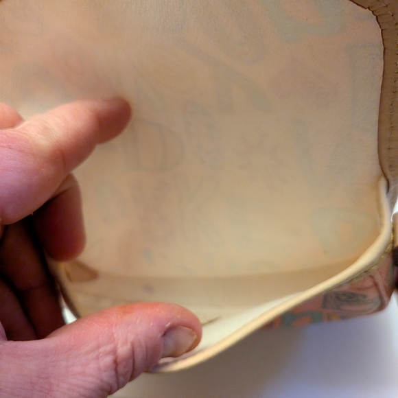 Dooney & Bourke "Doodle" Or "Crayon Graffiti" Wristlet - Picture 5 of 7